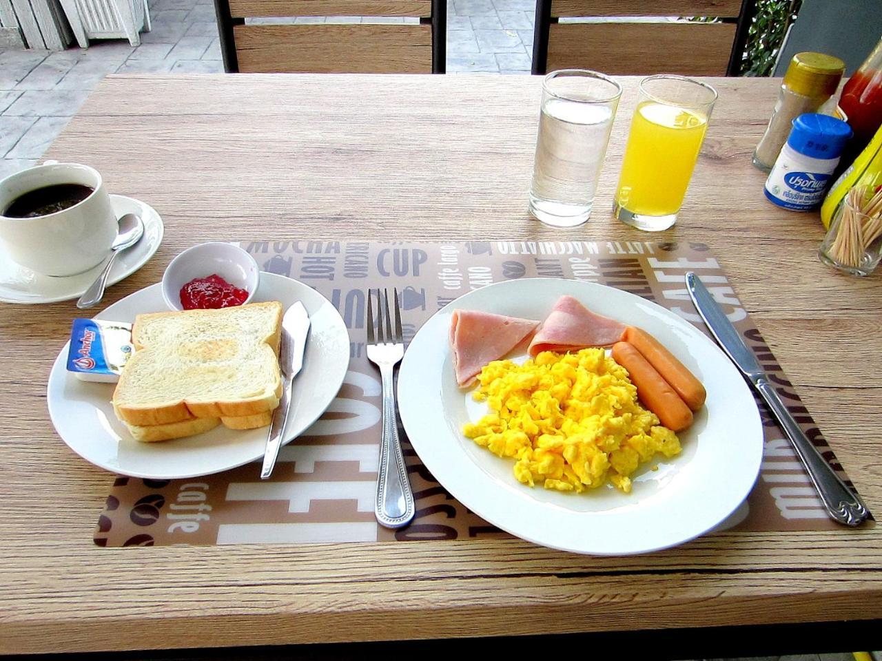 Siri Hotel Чиангмай Экстерьер фото